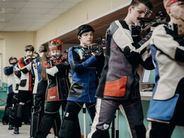 Luftgewehr Schützen beim Wettkampf